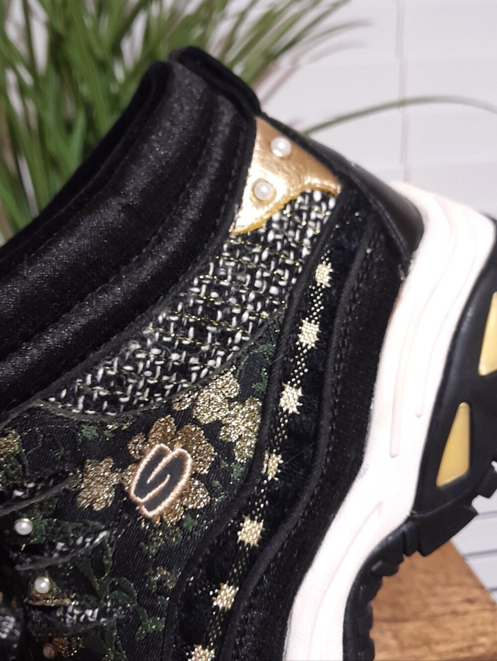 rare leather velour faux pearl Skechers Heritage ankle boots 8.5 black gold whit - Picture 7 of 13